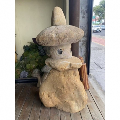 砂岩組合石燈3.jpg 砂岩組合石燈3.jpg